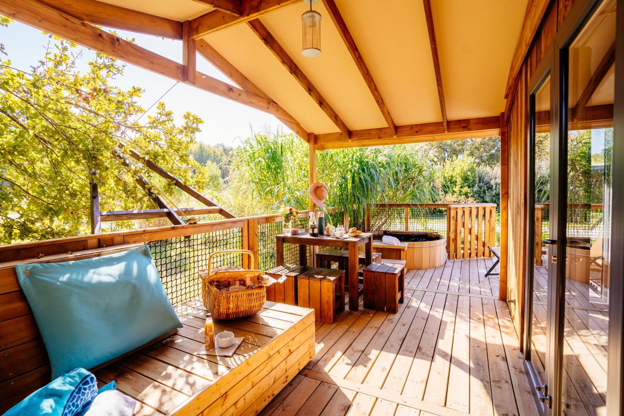 Domaine Ecotelia Le Nizan Exteriör bild