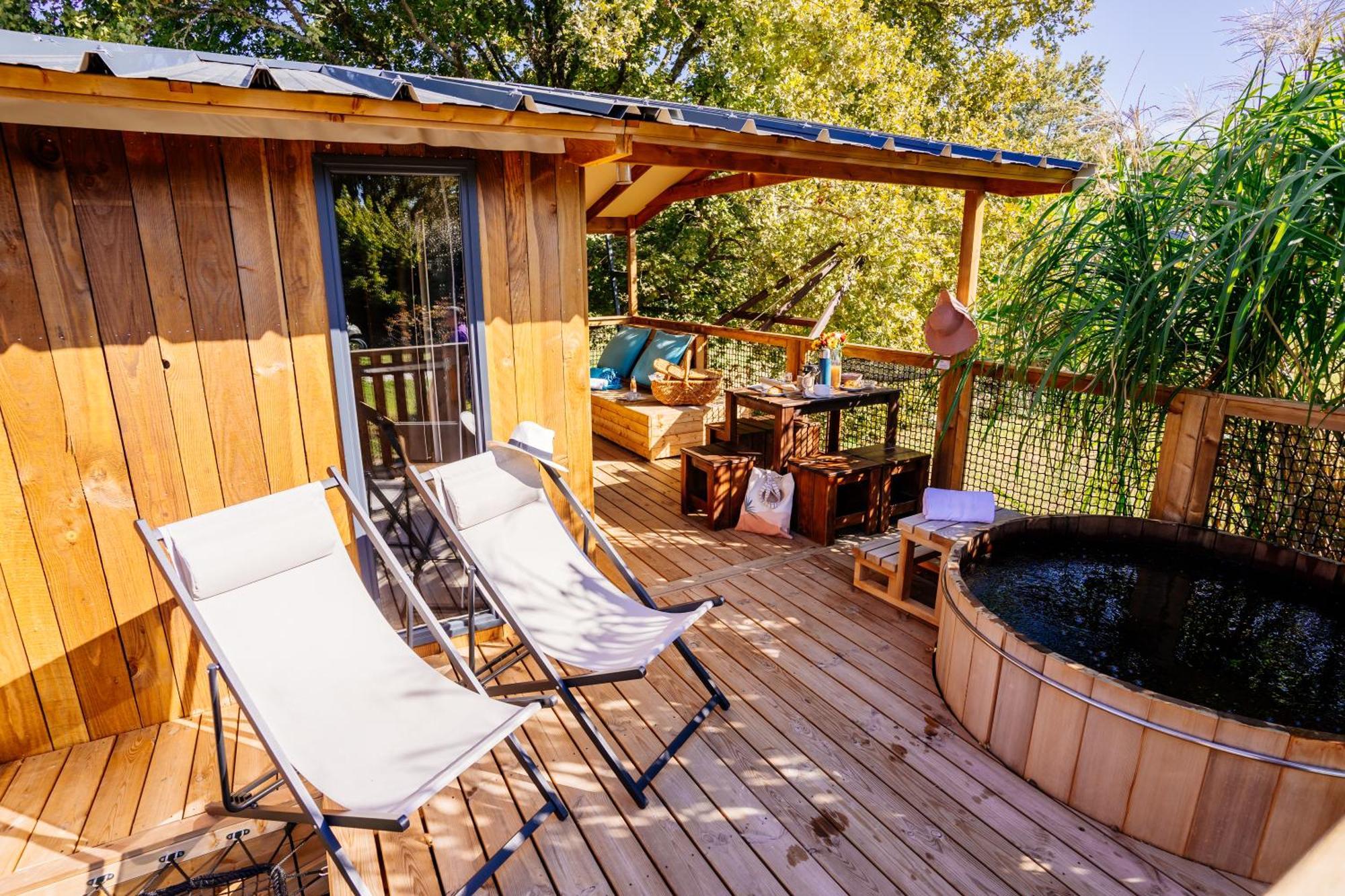 Domaine Ecotelia Le Nizan Exteriör bild